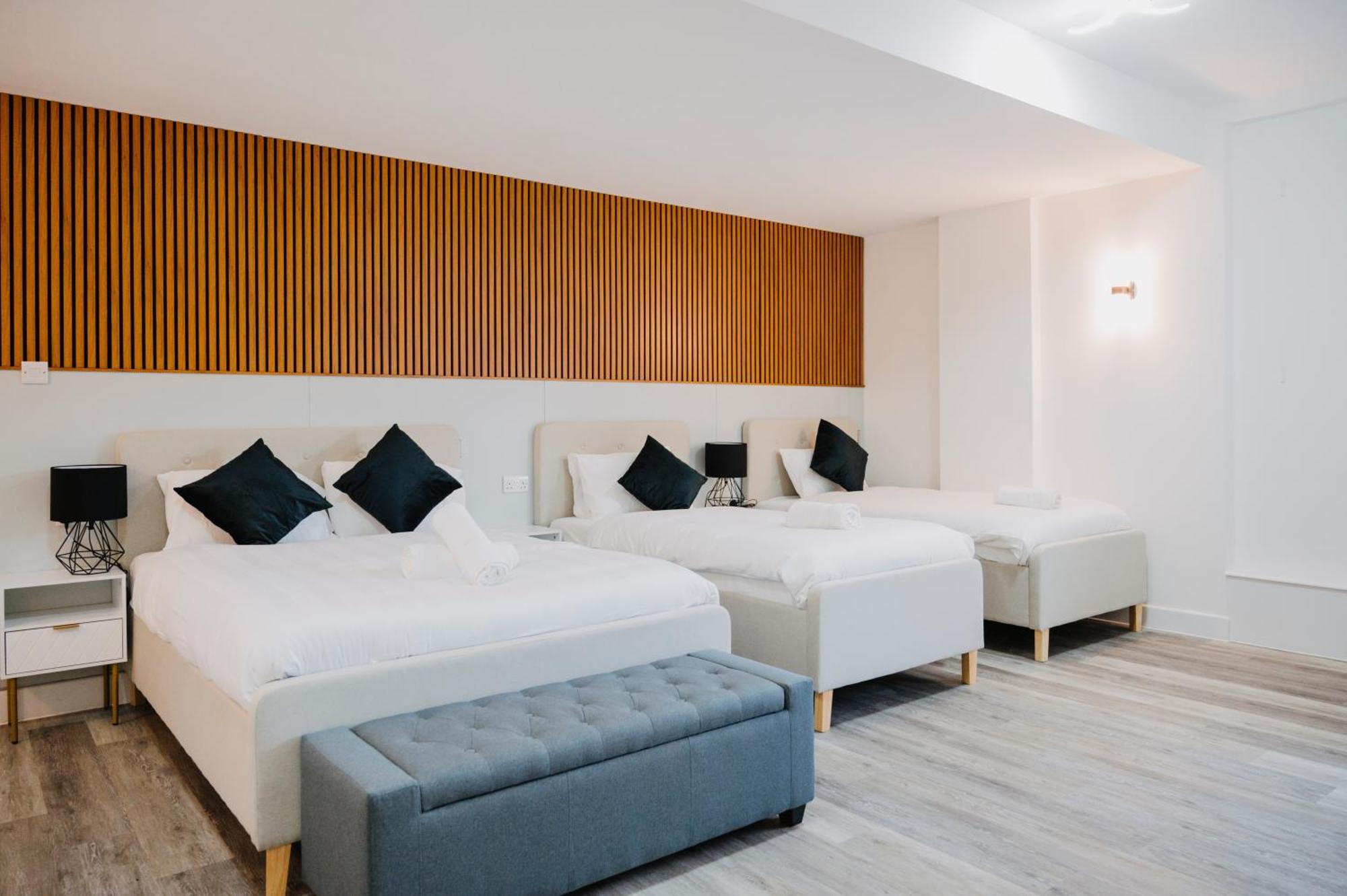 Hotel Wns Skylines Village Londra